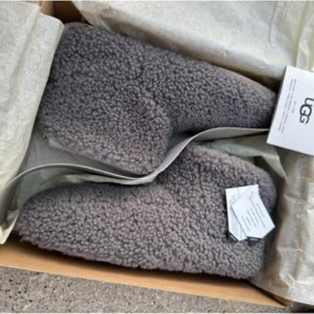 UGG Women Slippers